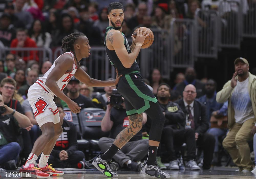 相比之下 相比之下